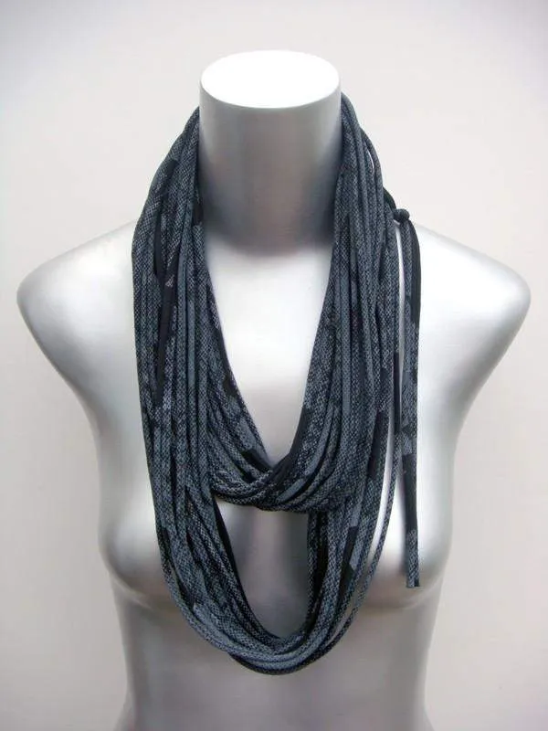 Necklush Infinity Scarf / Black & White / Unisex