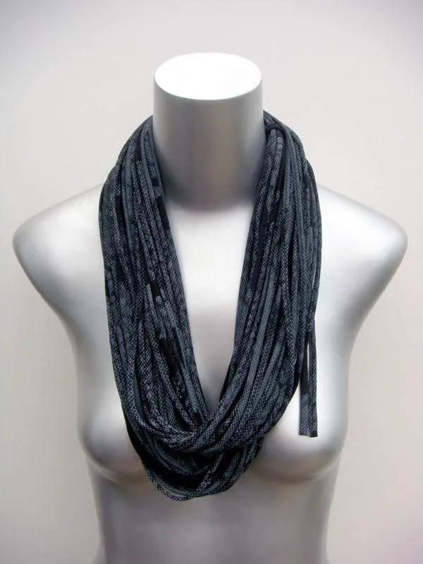 Necklush Infinity Scarf / Black & White / Unisex